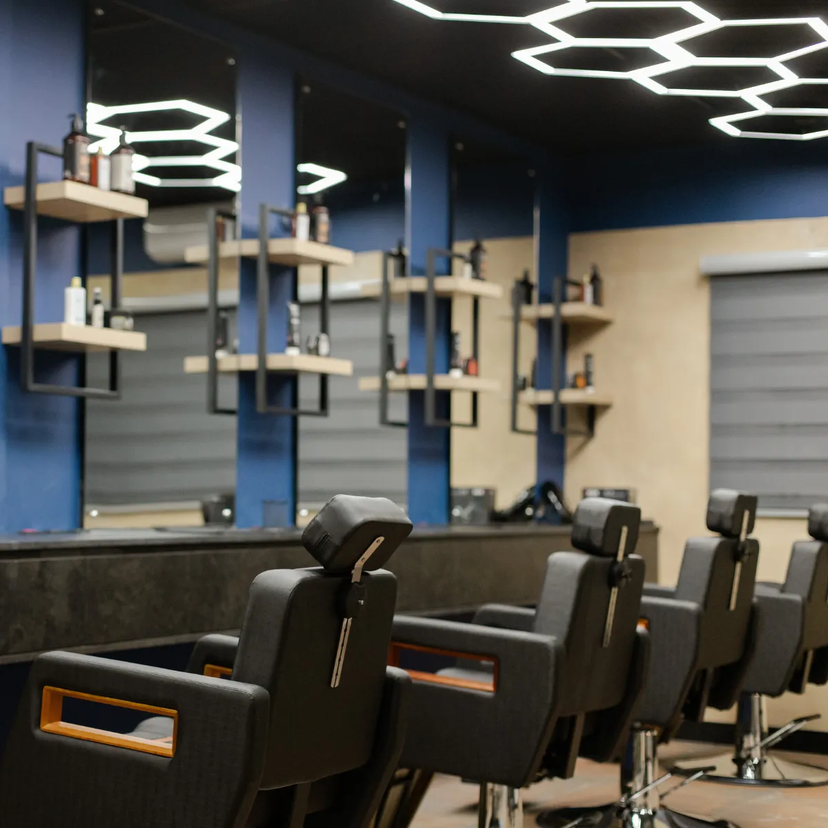 Salao e produtos | Espaço 932 Services - Barbearia Premium em Curitiba - Corte e Barba Premium